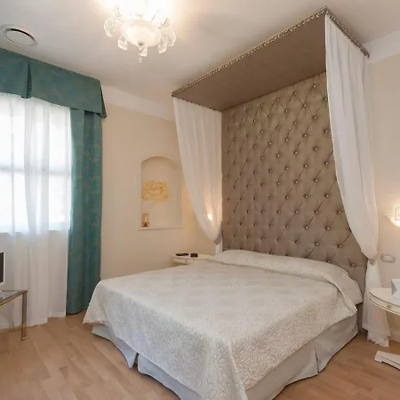 Βίλα Sleeps 10 Pool Air Con Wifi Μπαβένο