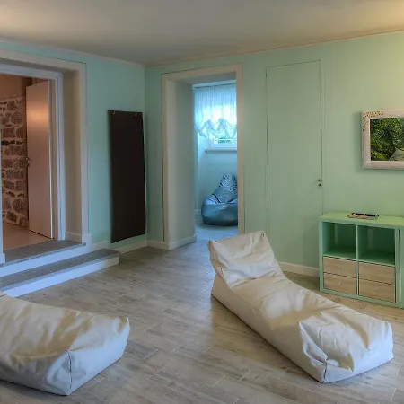 Sleeps 10 Pool Air Con Wifi * Μπαβένο