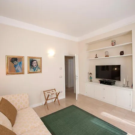 Sleeps 10 Pool Air Con Wifi Μπαβένο